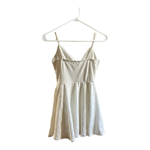 White Eyelet Romper with Flared Skirt size small - Picture 5 of 10